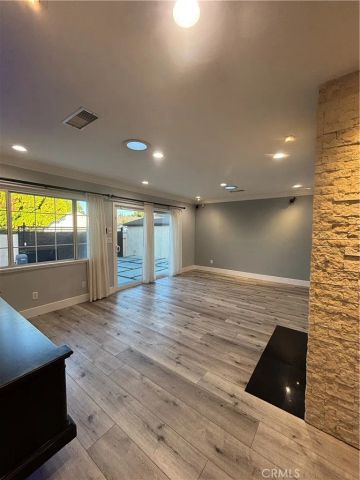 6250 Aura Avenue, Tarzana, CA 91335