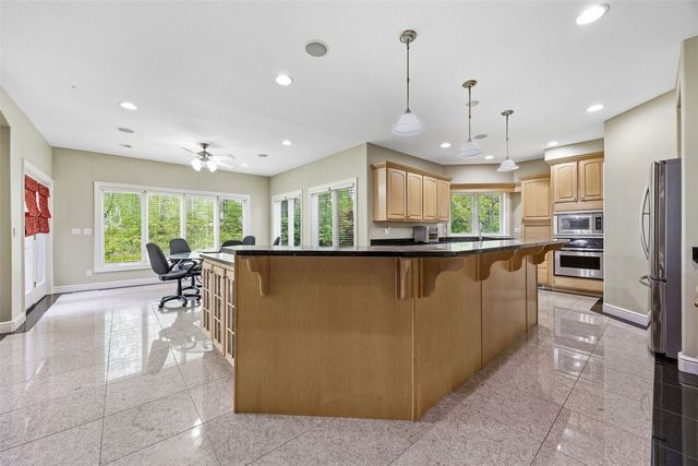 4402 Oak Leaf Court NE, Cedar Rapids, IA 52411