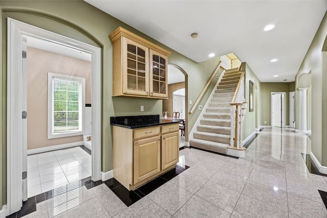 4402 Oak Leaf Court NE, Cedar Rapids, IA 52411