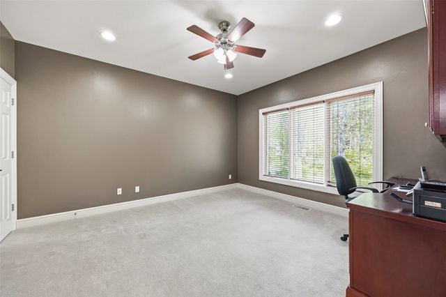4402 Oak Leaf Court NE, Cedar Rapids, IA 52411