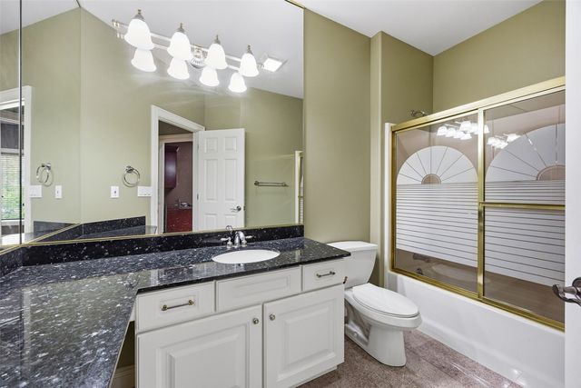 4402 Oak Leaf Court NE, Cedar Rapids, IA 52411