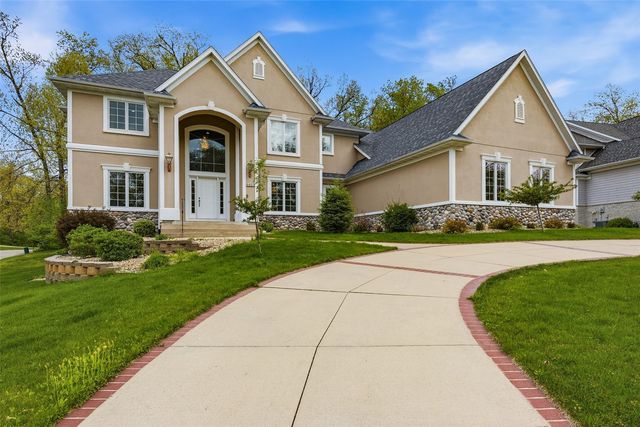 4402 Oak Leaf Court NE, Cedar Rapids, IA 52411