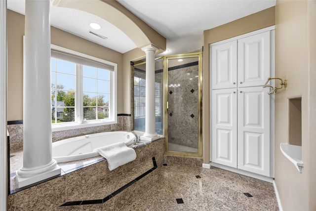 4402 Oak Leaf Court NE, Cedar Rapids, IA 52411