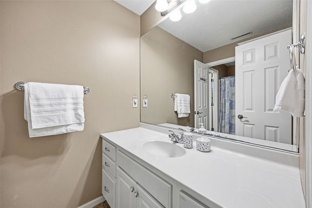 4402 Oak Leaf Court NE, Cedar Rapids, IA 52411