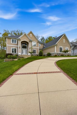 4402 Oak Leaf Court NE, Cedar Rapids, IA 52411