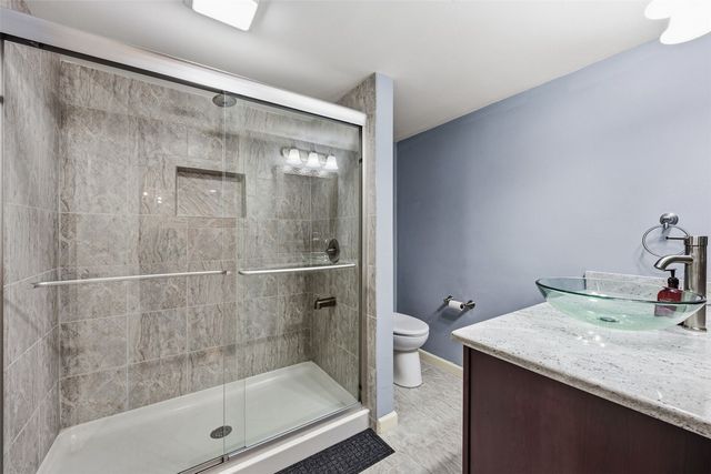 4402 Oak Leaf Court NE, Cedar Rapids, IA 52411