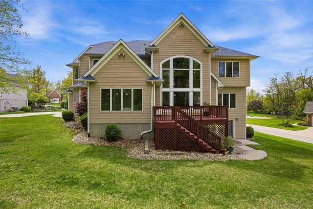 4402 Oak Leaf Court NE, Cedar Rapids, IA 52411