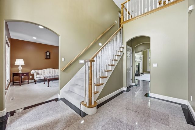 4402 Oak Leaf Court NE, Cedar Rapids, IA 52411