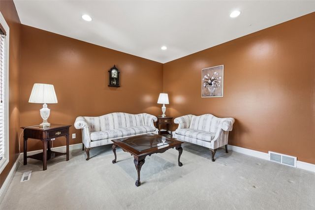 4402 Oak Leaf Court NE, Cedar Rapids, IA 52411