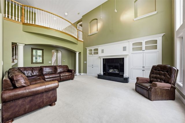 4402 Oak Leaf Court NE, Cedar Rapids, IA 52411