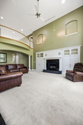 4402 Oak Leaf Court NE, Cedar Rapids, IA 52411