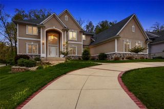 4402 Oak Leaf Court NE, Cedar Rapids, IA 52411