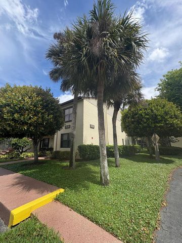 7831 Willow Spring Drive 526, Lake Worth, FL 33467