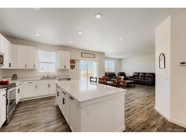 46557 Sunrise Ct, Bennett, CO 80102