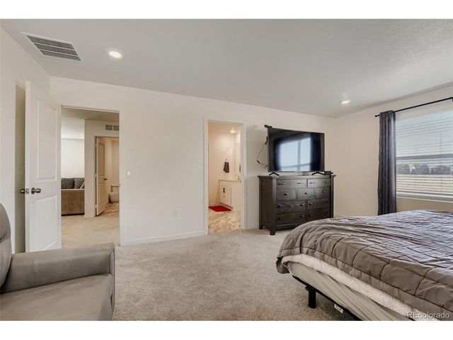 46557 Sunrise Ct, Bennett, CO 80102