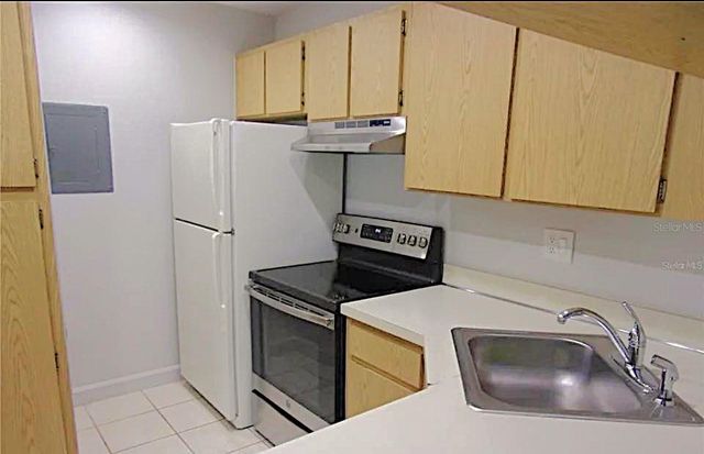 1344 PINE RIDGE CIRCLE E E3, Tarpon Springs, FL 34688