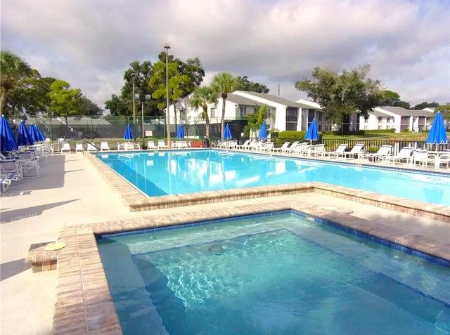 1344 PINE RIDGE CIRCLE E E3, Tarpon Springs, FL 34688