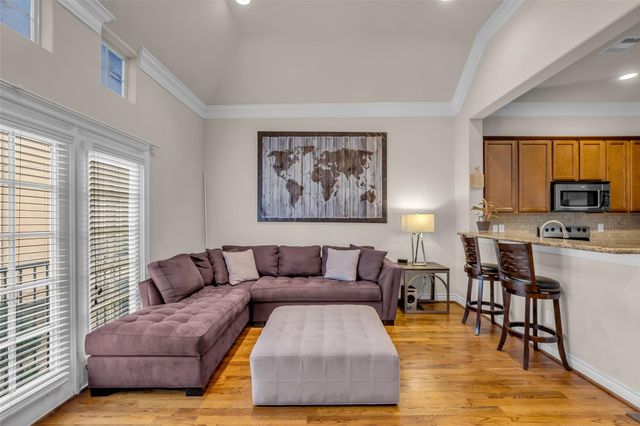 2835 Clinton Drive, Houston, TX 77020