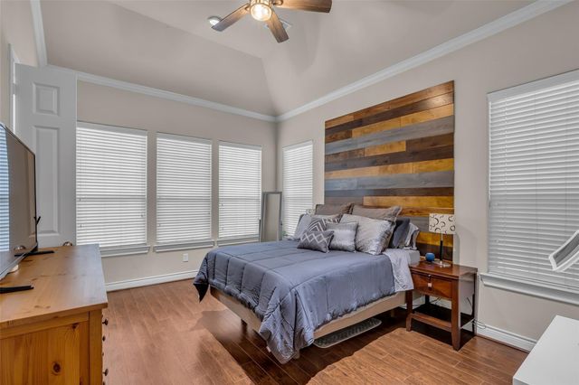 2835 Clinton Drive, Houston, TX 77020