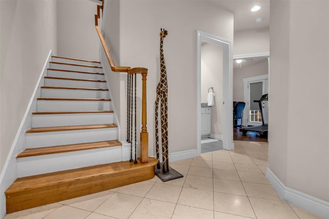 2835 Clinton Drive, Houston, TX 77020