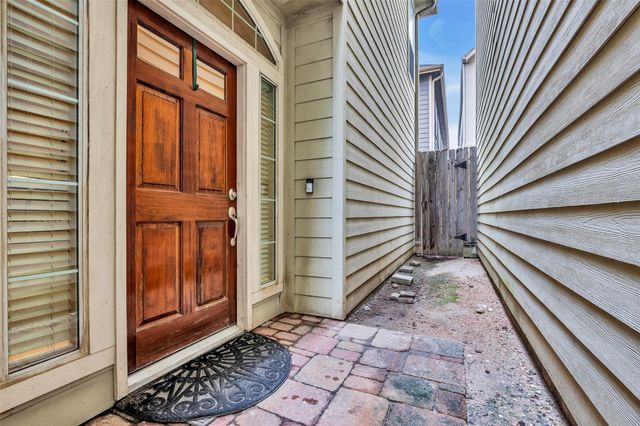 2835 Clinton Drive, Houston, TX 77020