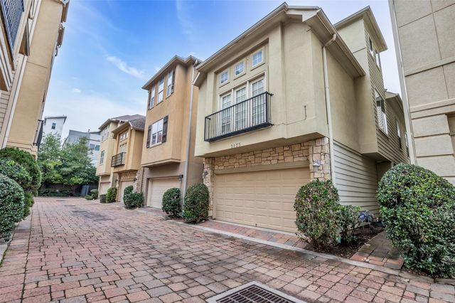 2835 Clinton Drive, Houston, TX 77020