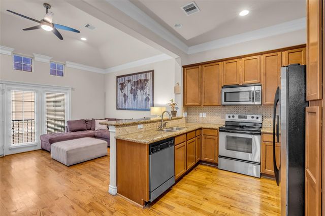 2835 Clinton Drive, Houston, TX 77020