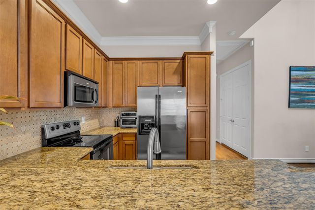 2835 Clinton Drive, Houston, TX 77020