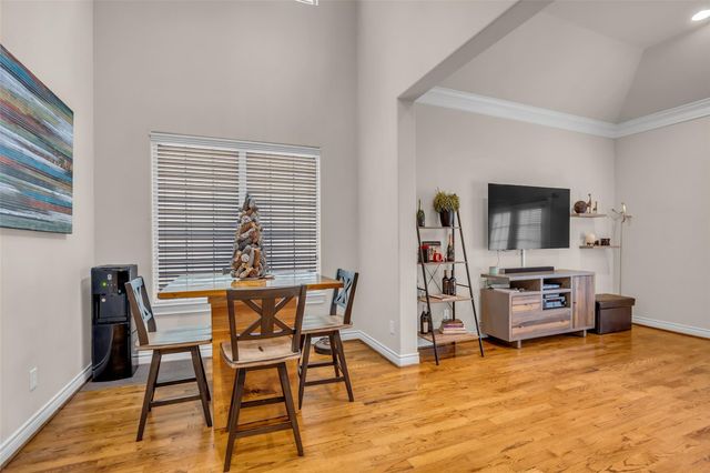 2835 Clinton Drive, Houston, TX 77020