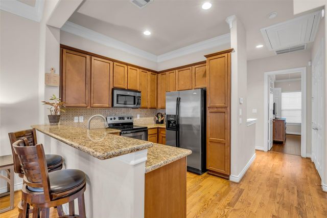 2835 Clinton Drive, Houston, TX 77020