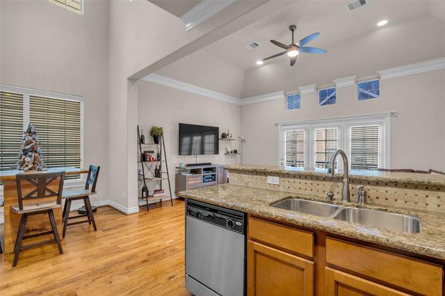 2835 Clinton Drive, Houston, TX 77020