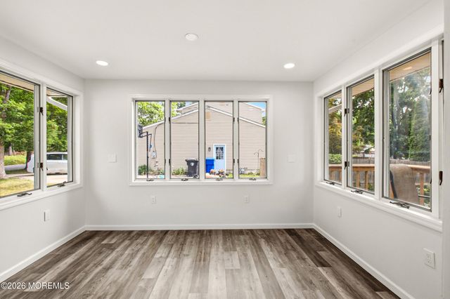 17 Ridgewood Drive, Toms River, NJ 08755