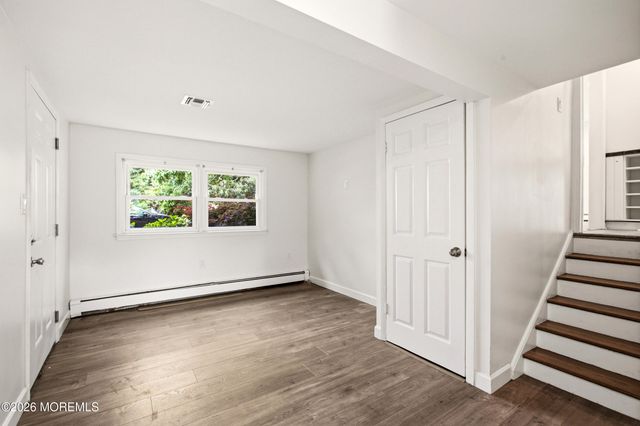17 Ridgewood Drive, Toms River, NJ 08755