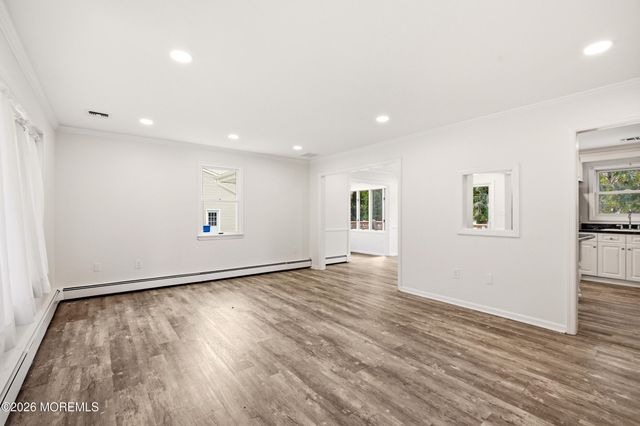 17 Ridgewood Drive, Toms River, NJ 08755