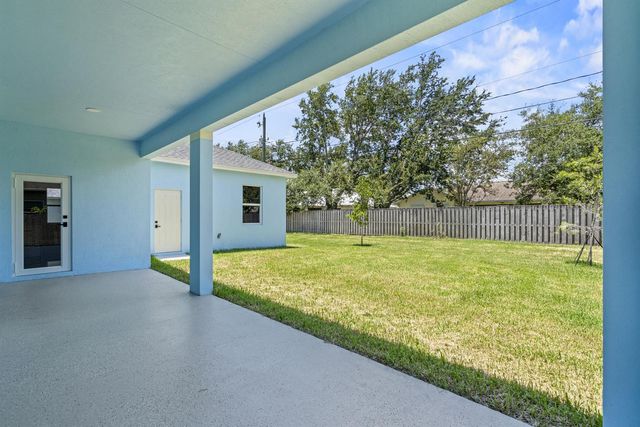 3257 SE West Snow Road, Port St. Lucie, FL 34984