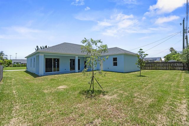 3257 SE West Snow Road, Port St. Lucie, FL 34984