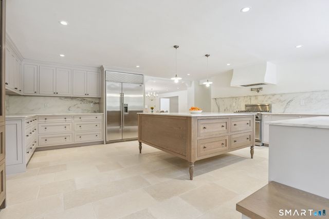 1085 Ridge Road, Hamden, CT 06517