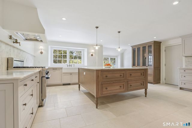 1085 Ridge Road, Hamden, CT 06517