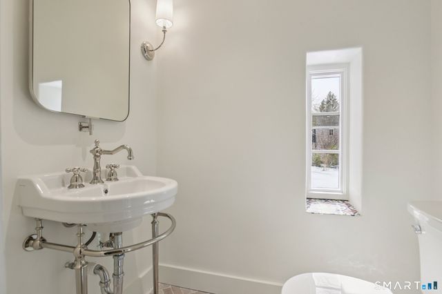 1085 Ridge Road, Hamden, CT 06517