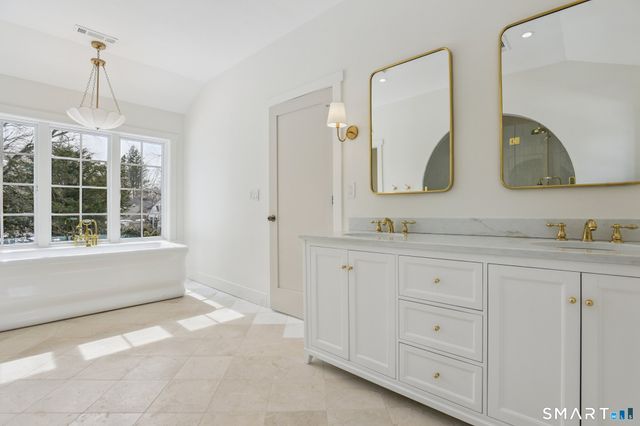 1085 Ridge Road, Hamden, CT 06517