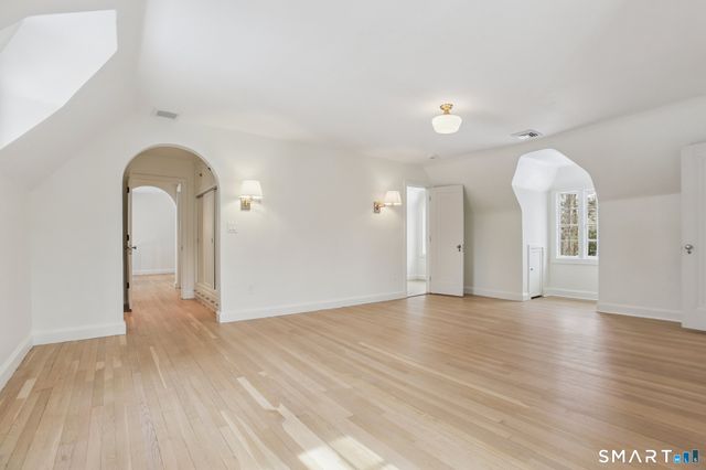 1085 Ridge Road, Hamden, CT 06517