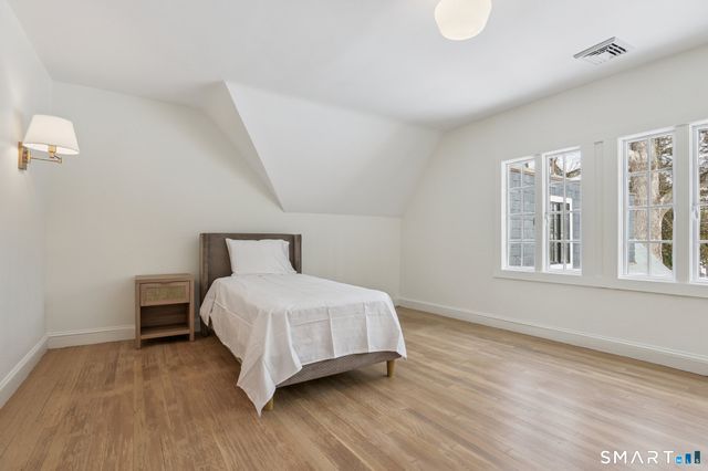 1085 Ridge Road, Hamden, CT 06517