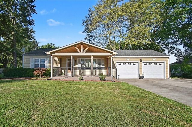 1300 Broadway Street, Independence, MO 64050