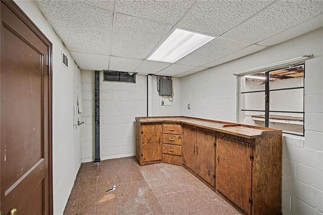 1300 Broadway Street, Independence, MO 64050