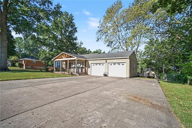 1300 Broadway Street, Independence, MO 64050