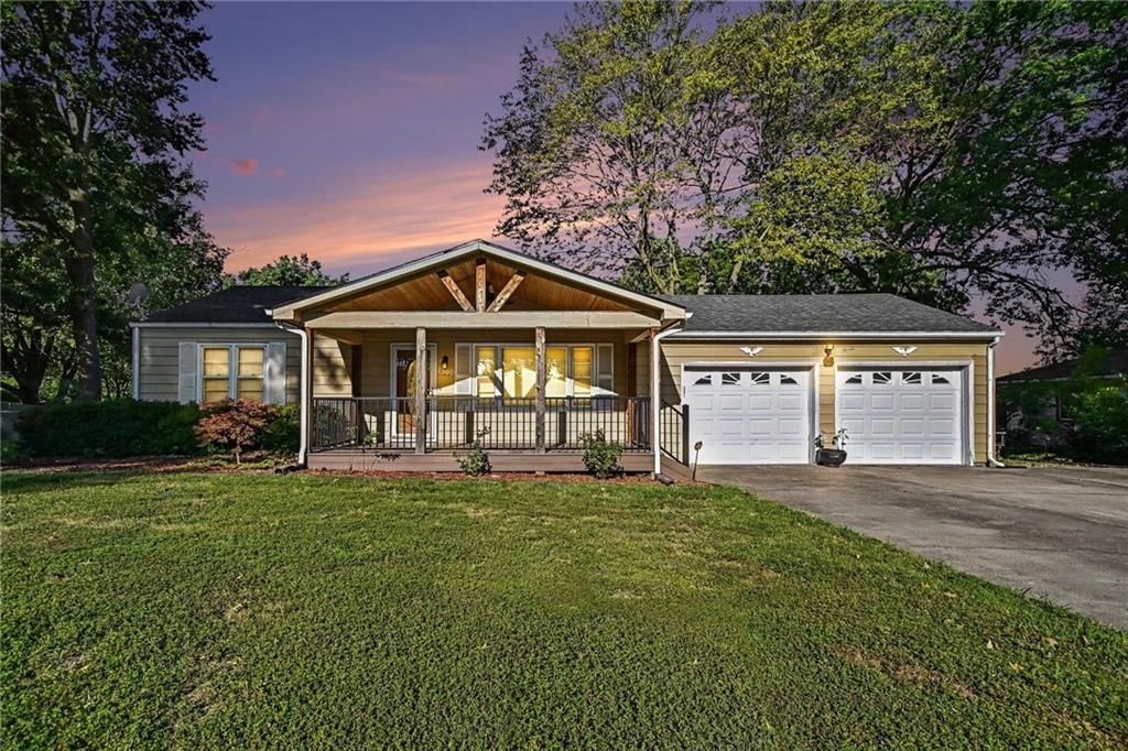 1300 Broadway Street, Independence, MO 64050
