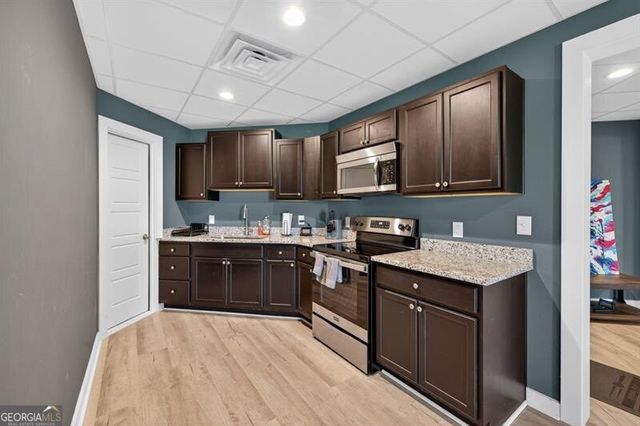 2112 Meadowood Cove, Monroe, GA 30655