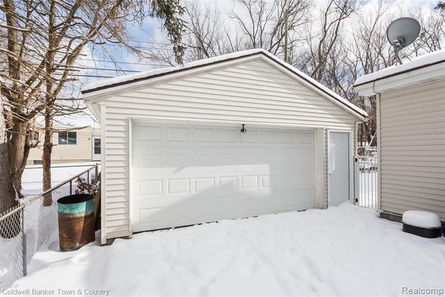 1420 Butler Boulevard, Howell, MI 48843