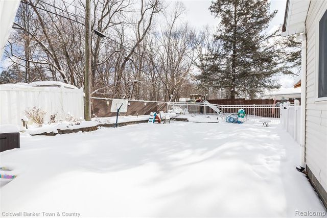 1420 Butler Boulevard, Howell, MI 48843