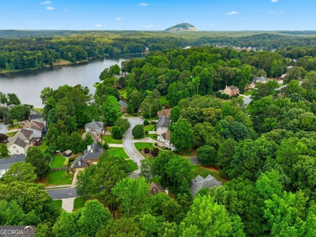 316 Harbor Pointe Drive, Stone Mountain, GA 30087